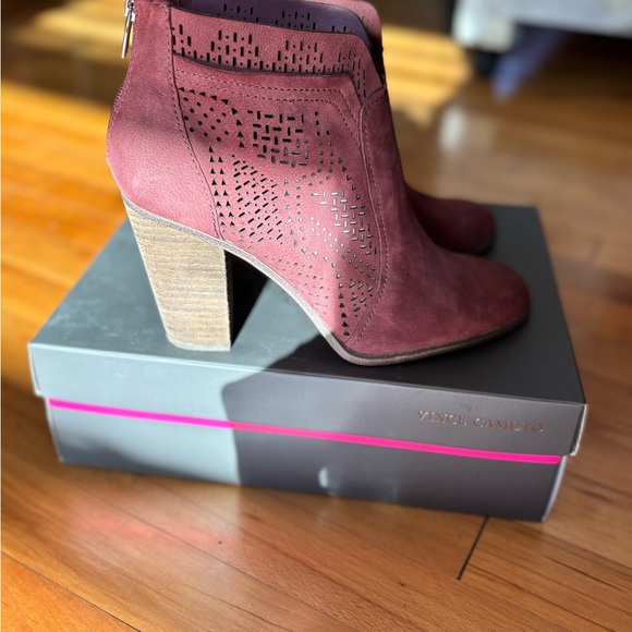Vince Camuto booties - Picture 3 of 4
